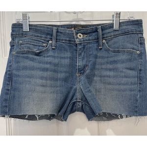 Levi’s San Francisco Demi Curve Modern Rise Woman’s Shorts Size 6/28 (30x3)